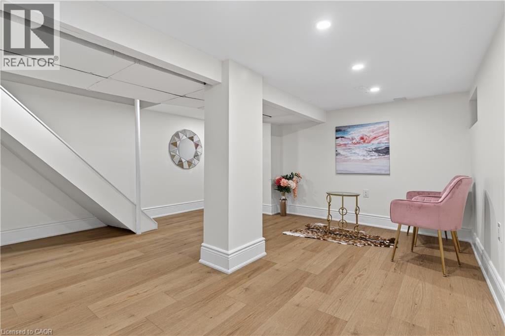 23 Edward Street, Hamilton, ON - Indoor Photo Showing Other Room