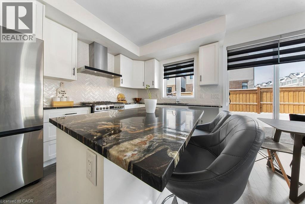 175 Blackbird Way, Mount Hope, ON - Indoor Photo Showing Kitchen With Stainless Steel Kitchen