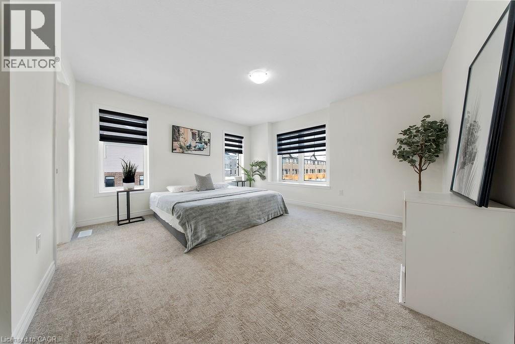 175 Blackbird Way, Mount Hope, ON - Indoor Photo Showing Bedroom