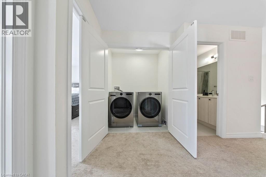 175 Blackbird Way, Mount Hope, ON - Indoor Photo Showing Laundry Room