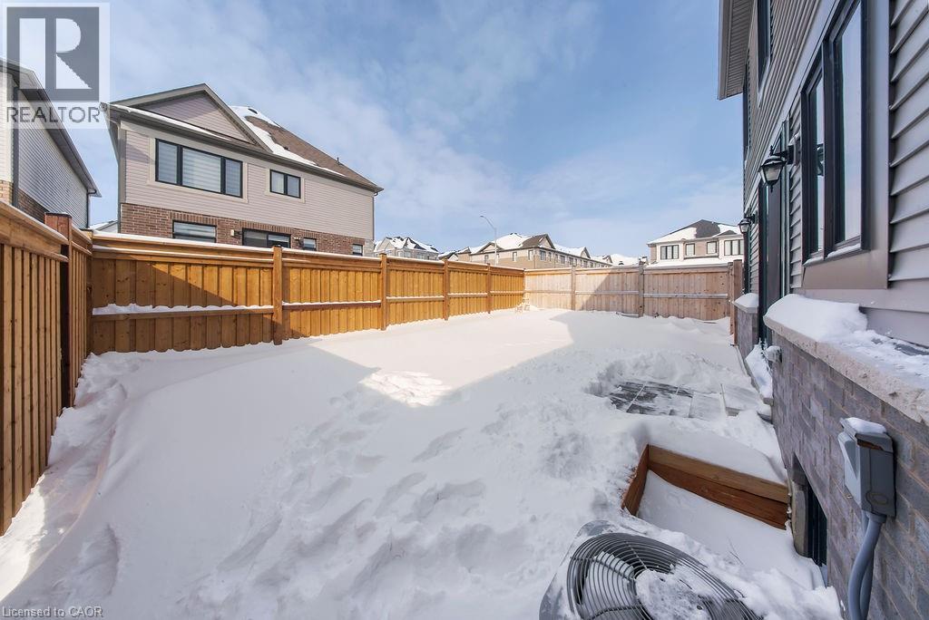 175 Blackbird Way, Mount Hope, ON - Outdoor