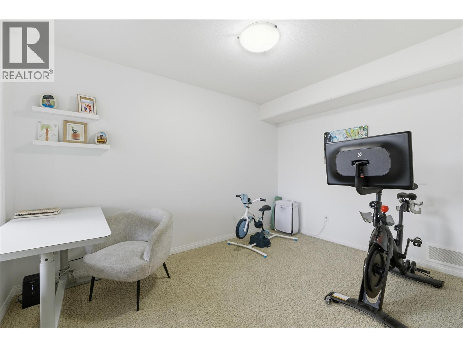 1492 Longley Crescent, Kelowna, BC - Indoor Photo Showing Gym Room