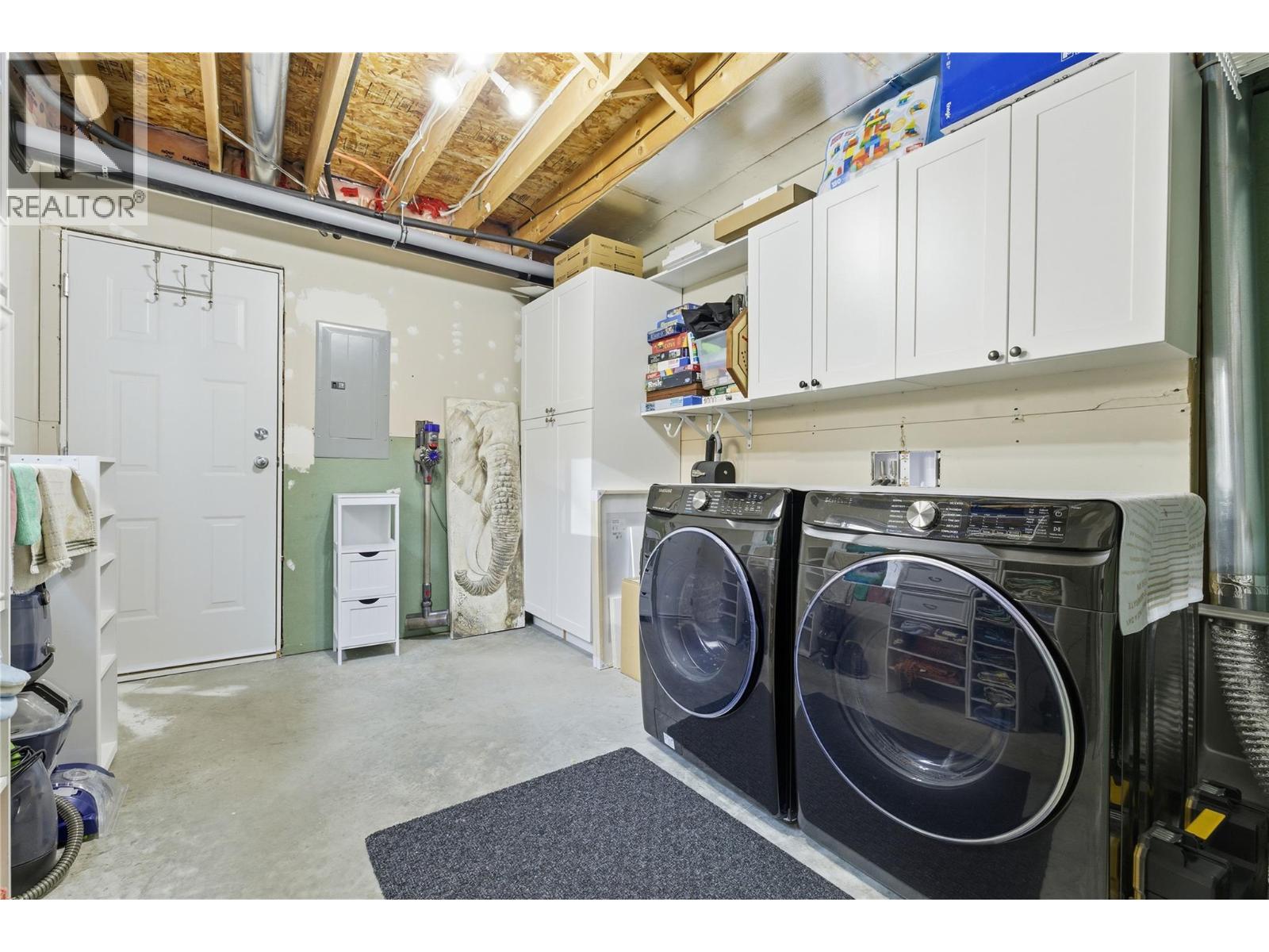 1492 Longley Crescent, Kelowna, BC - Indoor Photo Showing Laundry Room