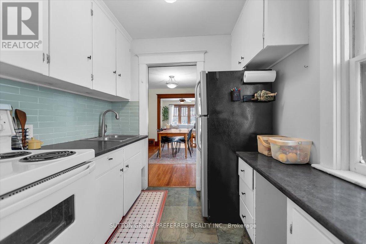 18 Tecumseh Avenue E, London South (South F), ON - Indoor Photo Showing Kitchen