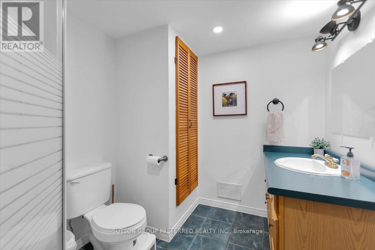 18 Tecumseh Avenue E, London South (South F), ON - Indoor Photo Showing Bathroom