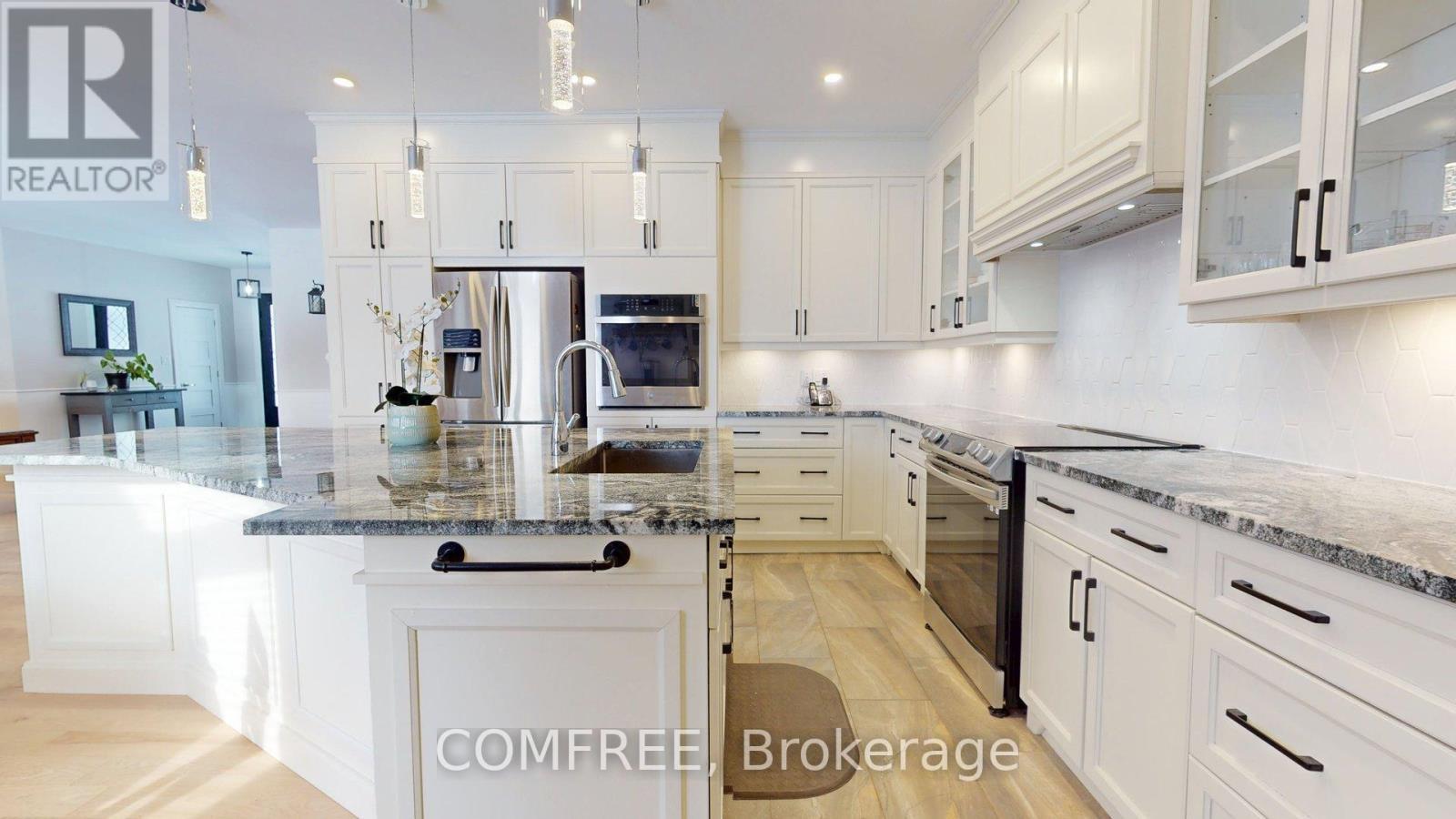 6264 Nick Adams Road, Ottawa, ON - Indoor Photo Showing Kitchen With Upgraded Kitchen