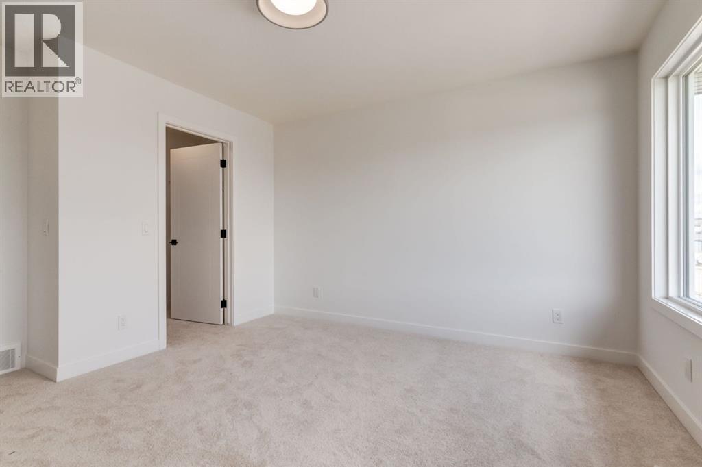 267 Sora Boulevard, Calgary, AB - Indoor Photo Showing Other Room