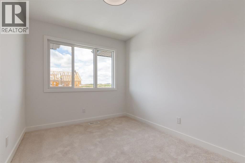 267 Sora Boulevard, Calgary, AB - Indoor Photo Showing Other Room