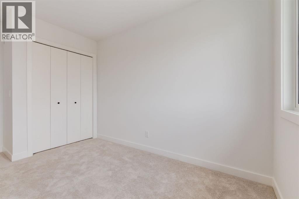 267 Sora Boulevard, Calgary, AB - Indoor Photo Showing Other Room