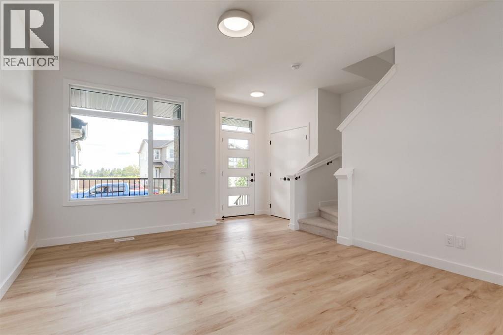 267 Sora Boulevard, Calgary, AB - Indoor Photo Showing Other Room