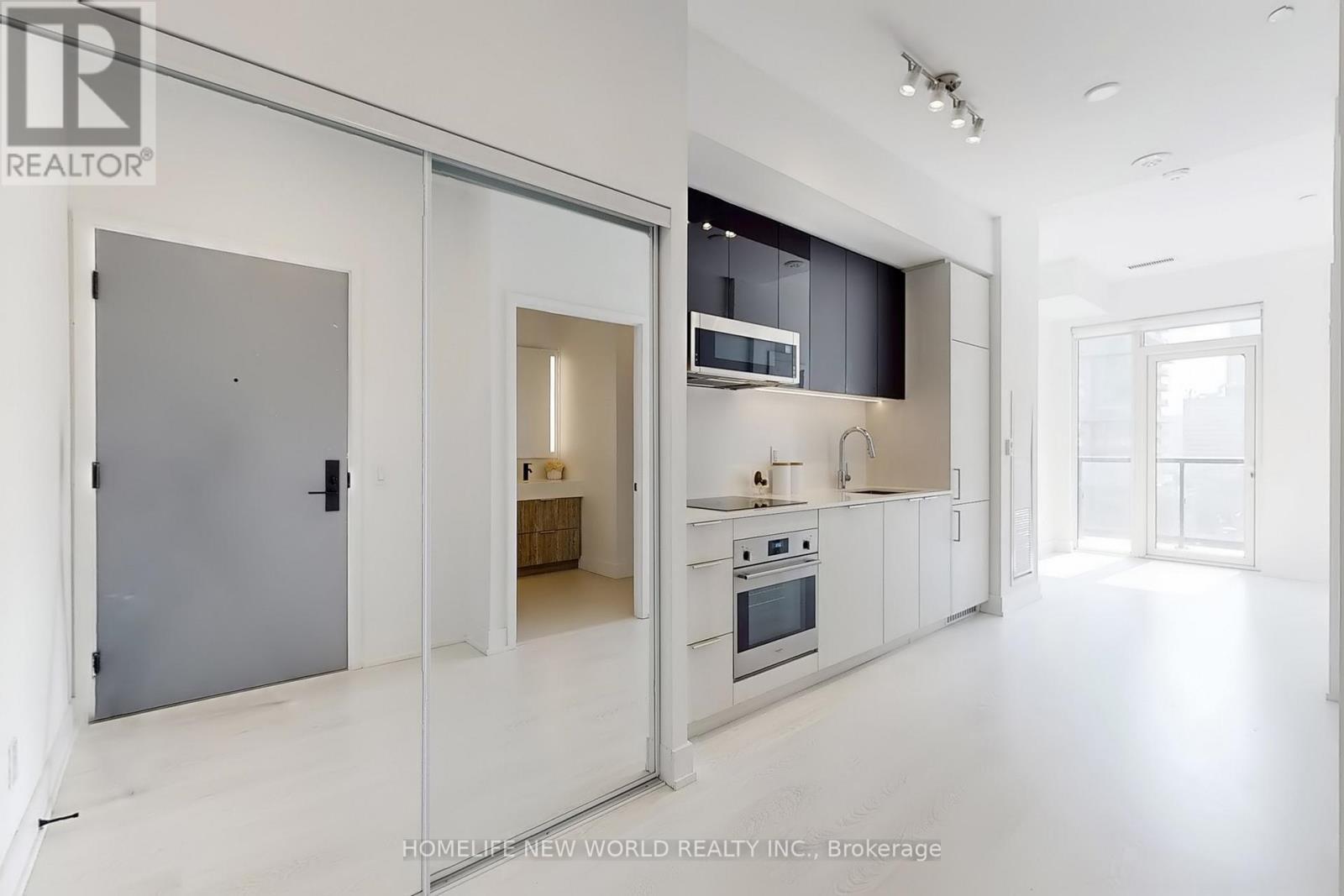 1004 - 308 Jarvis Street, Toronto, ON - Indoor Photo Showing Kitchen