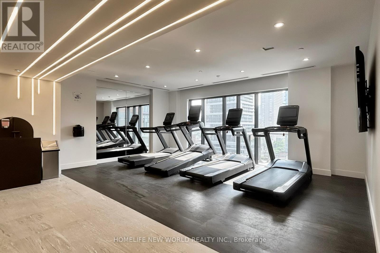 1004 - 308 Jarvis Street, Toronto, ON - Indoor Photo Showing Gym Room