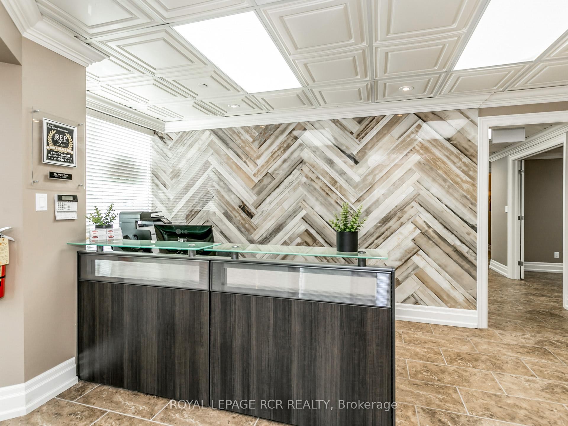 6 & 7-350 Harry Walker Parkway N, Newmarket, ON