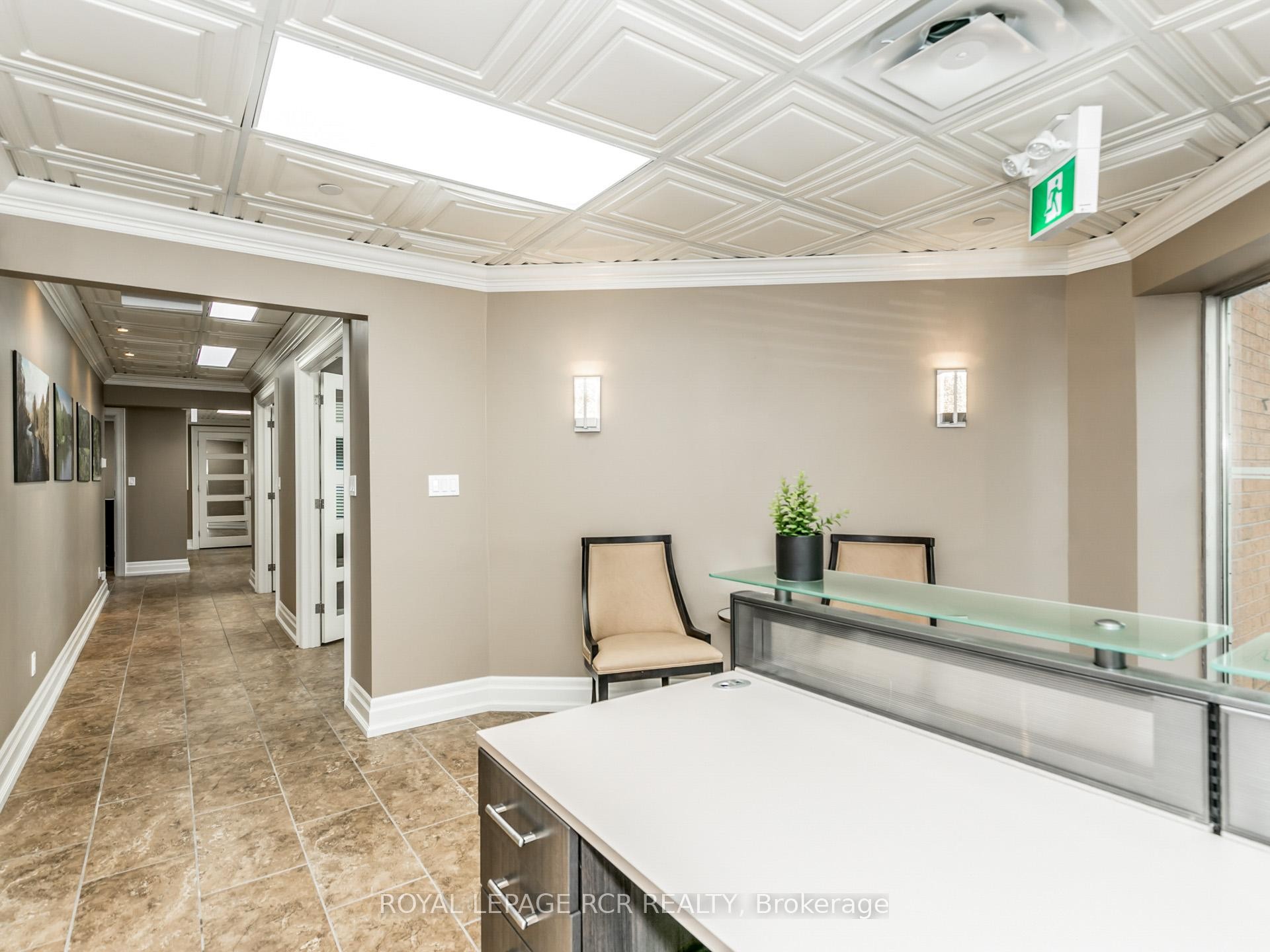 6 & 7-350 Harry Walker Parkway N, Newmarket, ON