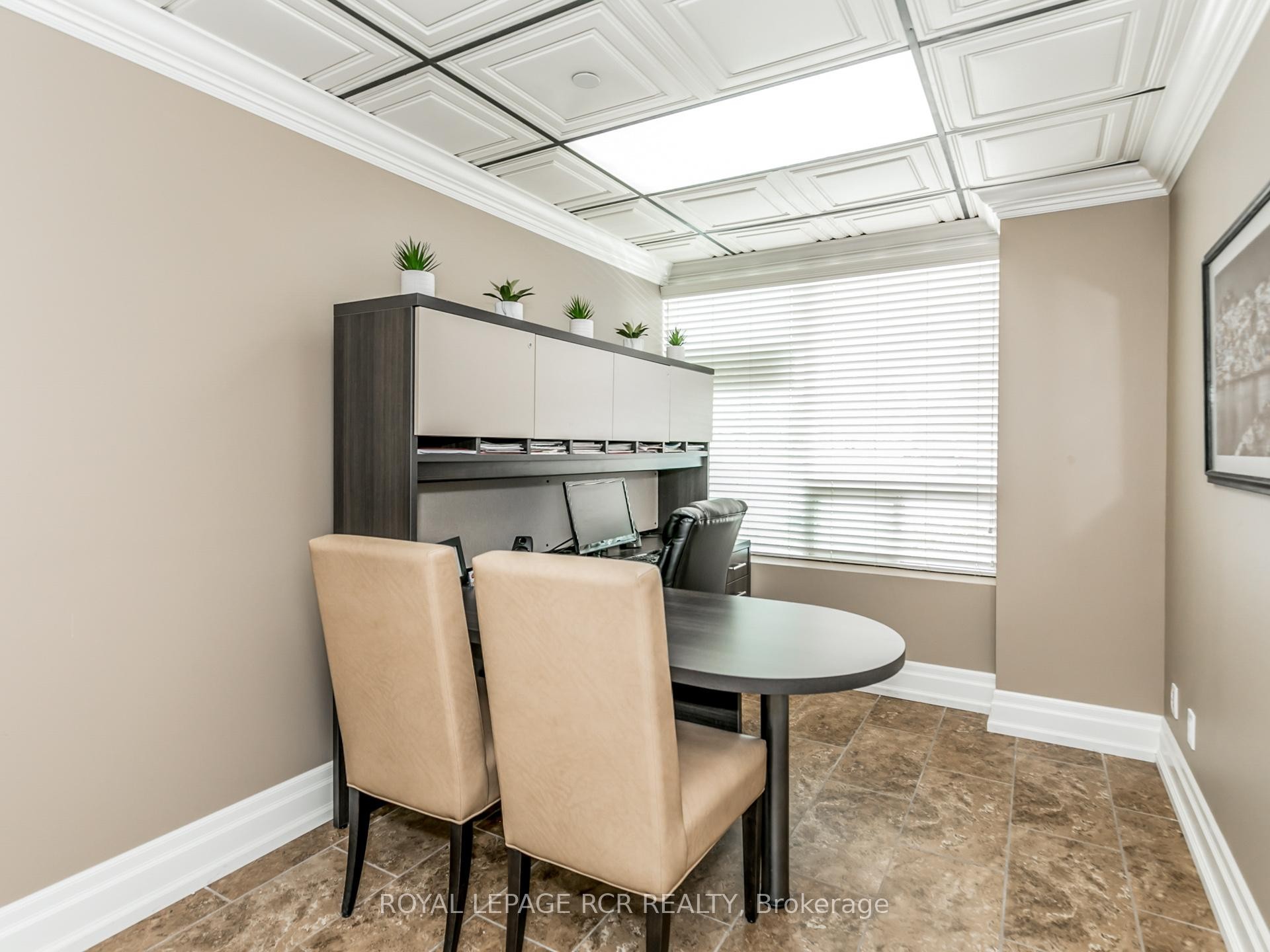 6 & 7-350 Harry Walker Parkway N, Newmarket, ON