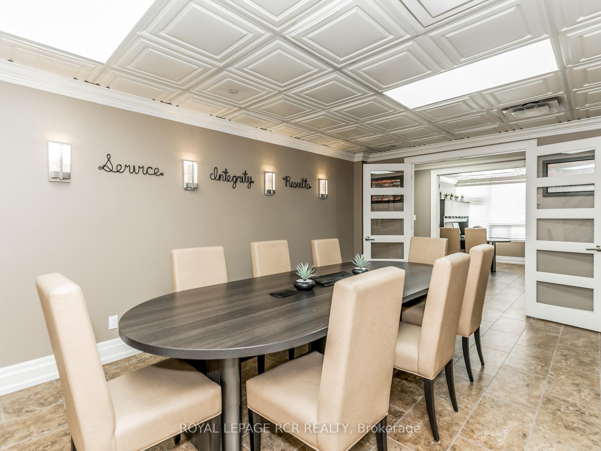 6 & 7-350 Harry Walker Parkway N, Newmarket, ON