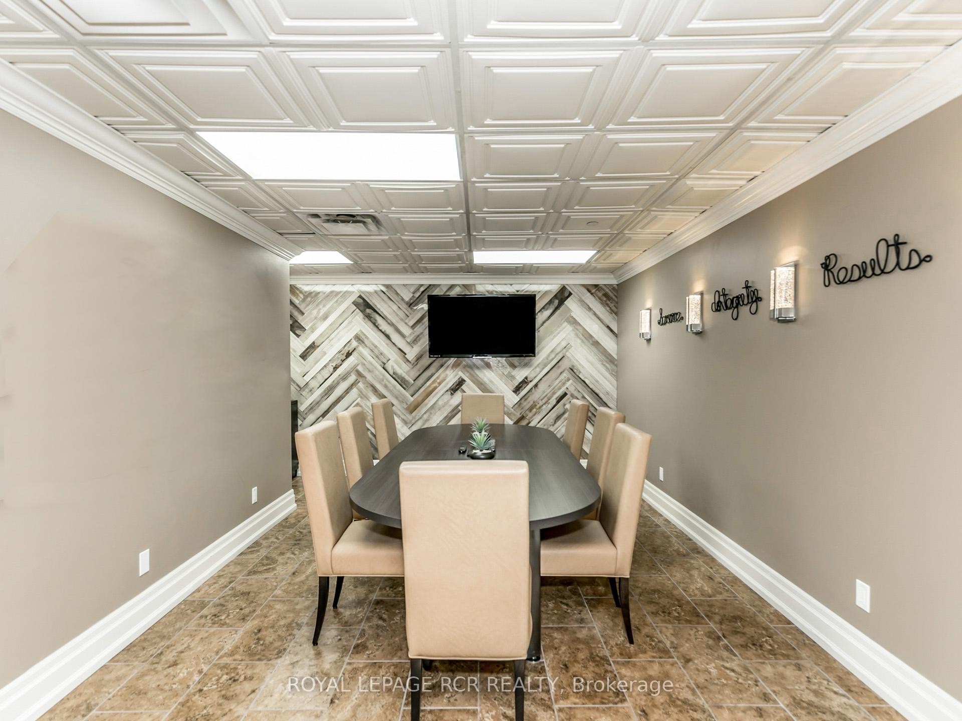 6 & 7-350 Harry Walker Parkway N, Newmarket, ON