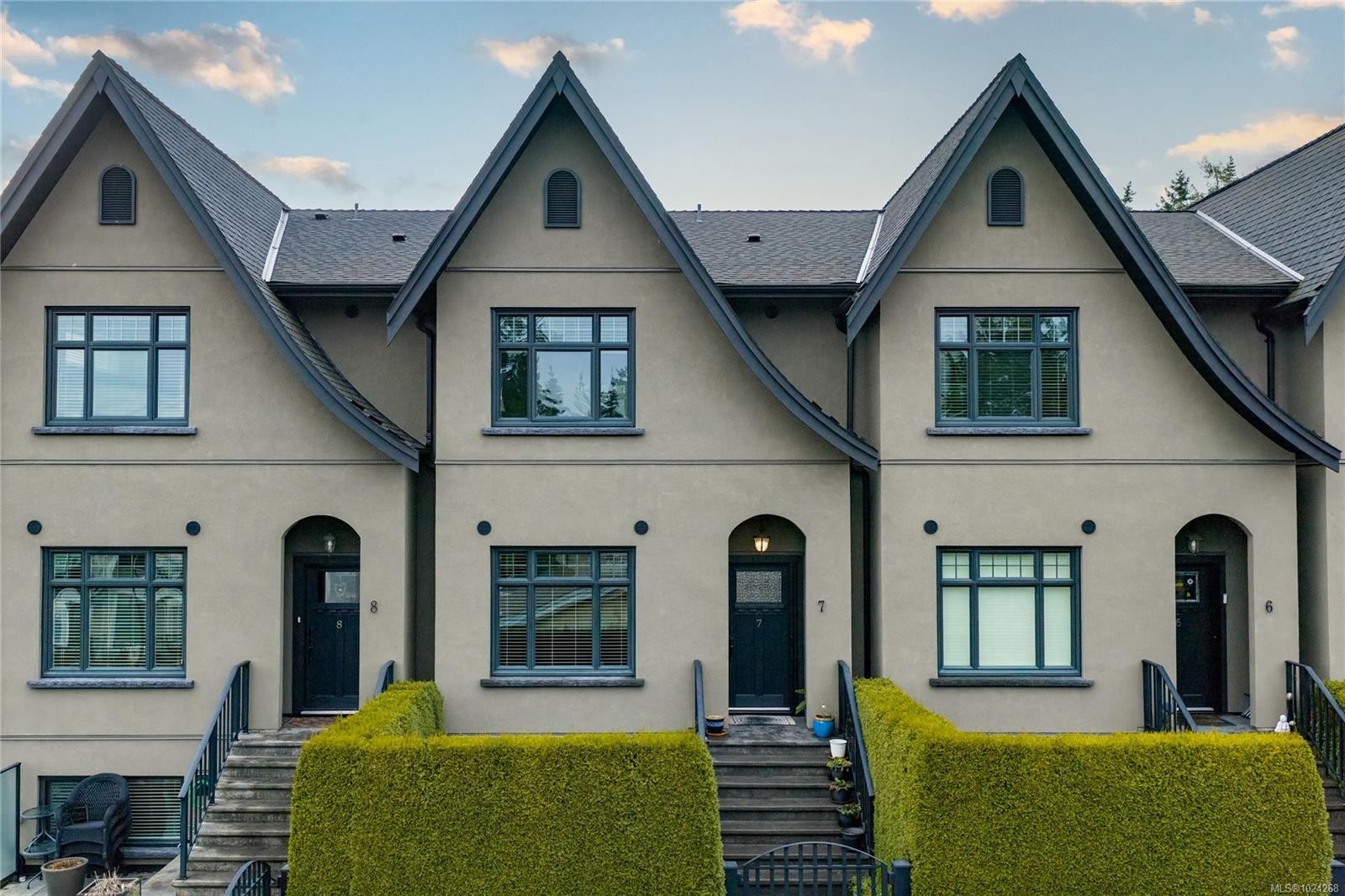 7-237 Second Ave West, Qualicum Beach, BC