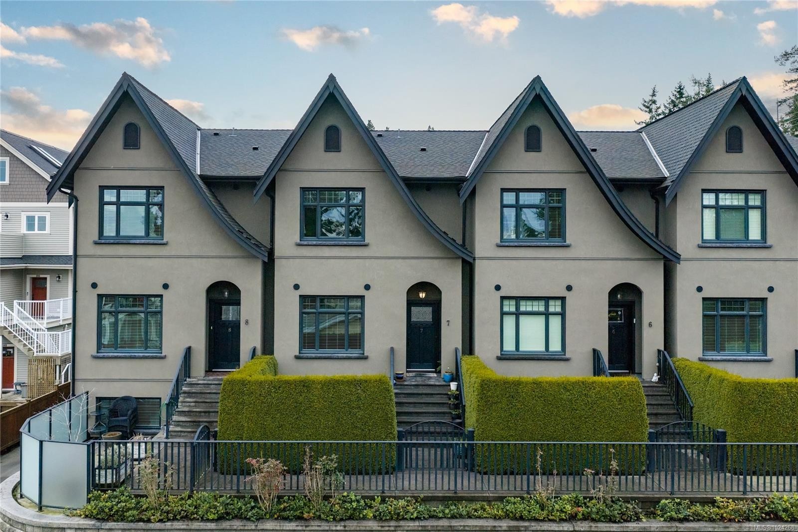 7-237 Second Ave West, Qualicum Beach, BC