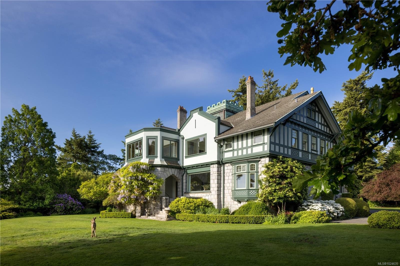 3175 Beach Dr, Oak Bay, BC