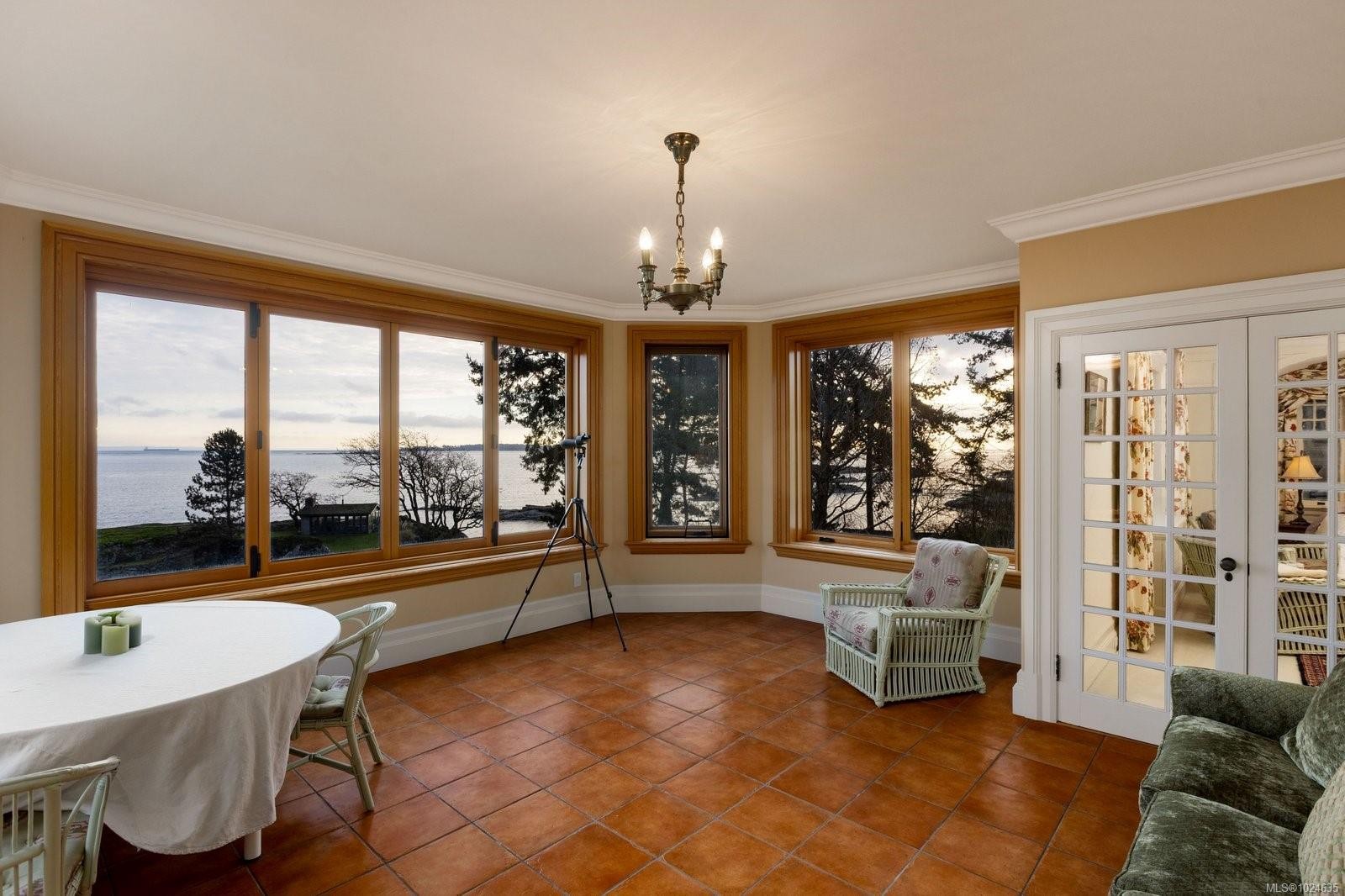 3175 Beach Dr, Oak Bay, BC