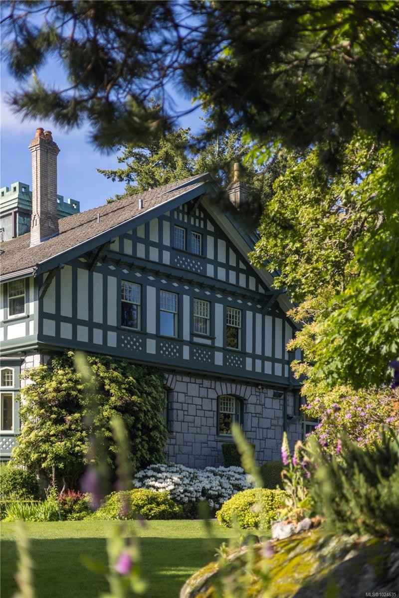 3175 Beach Dr, Oak Bay, BC