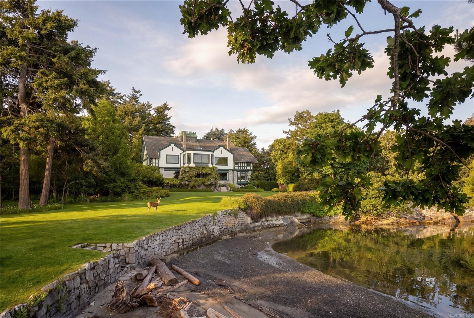 3175 Beach Dr, Oak Bay, BC