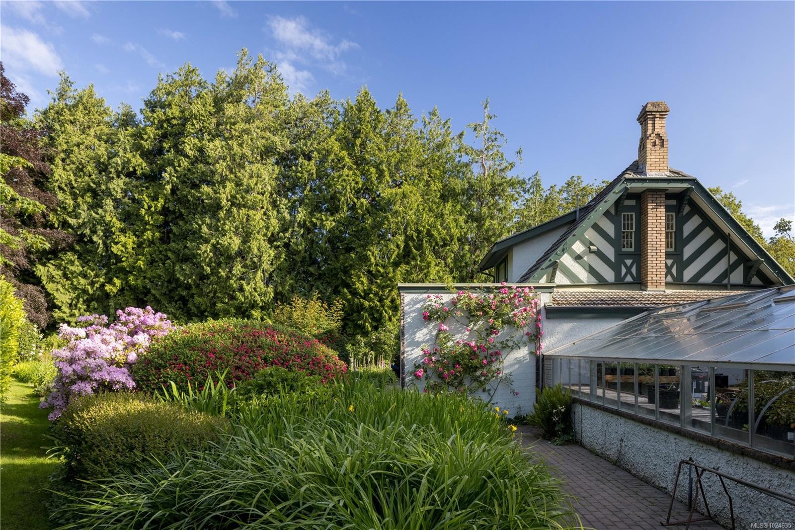 3175 Beach Dr, Oak Bay, BC