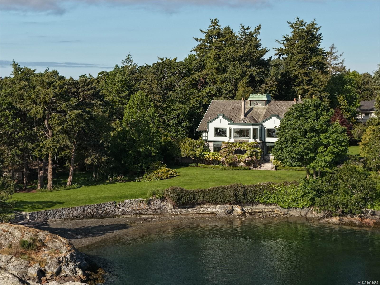 3175 Beach Dr, Oak Bay, BC