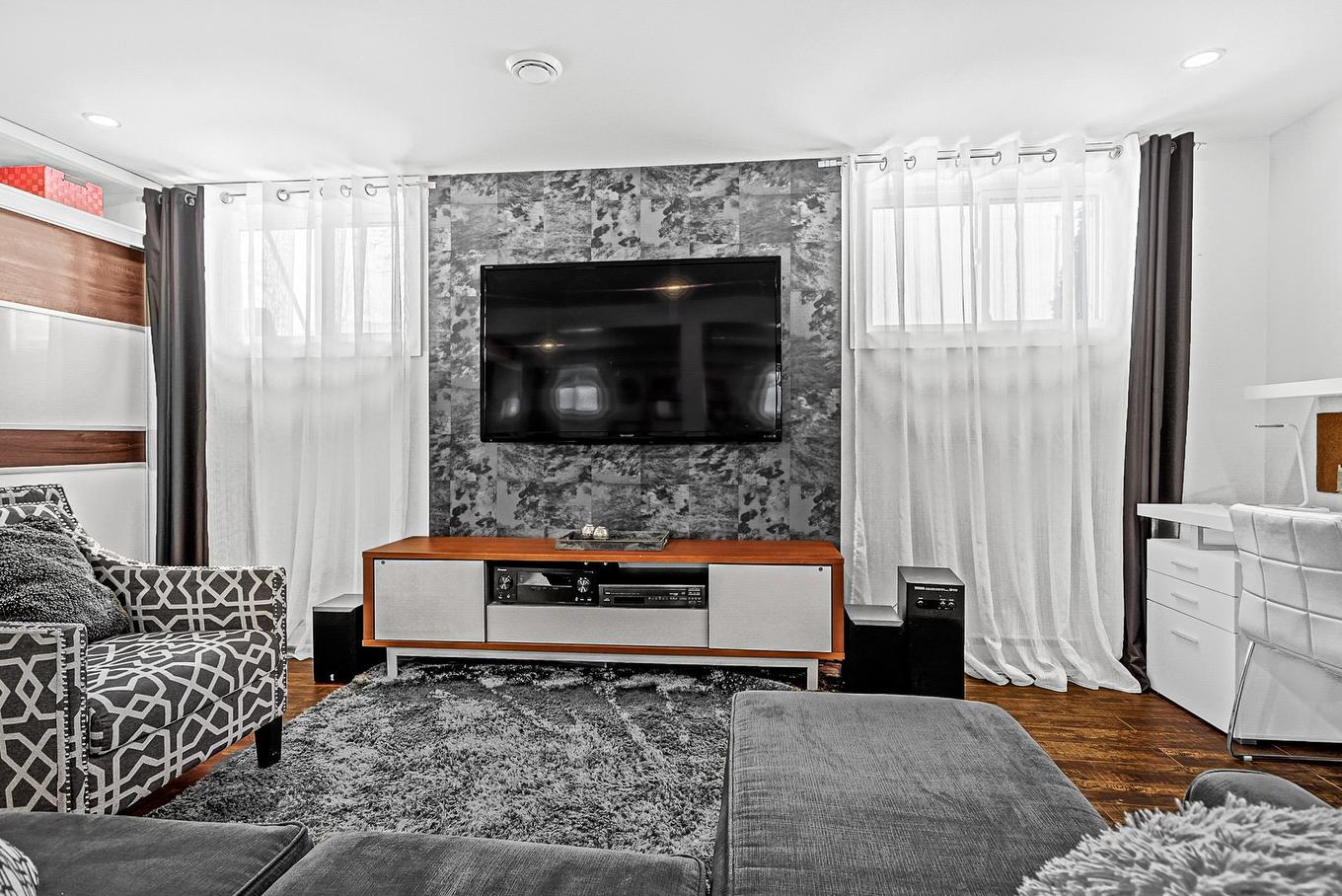 Family room - 1300 Rue Touzeau, Québec (Sainte-Foy/Sillery/Cap-Rouge), QC - Indoor Photo Showing Living Room