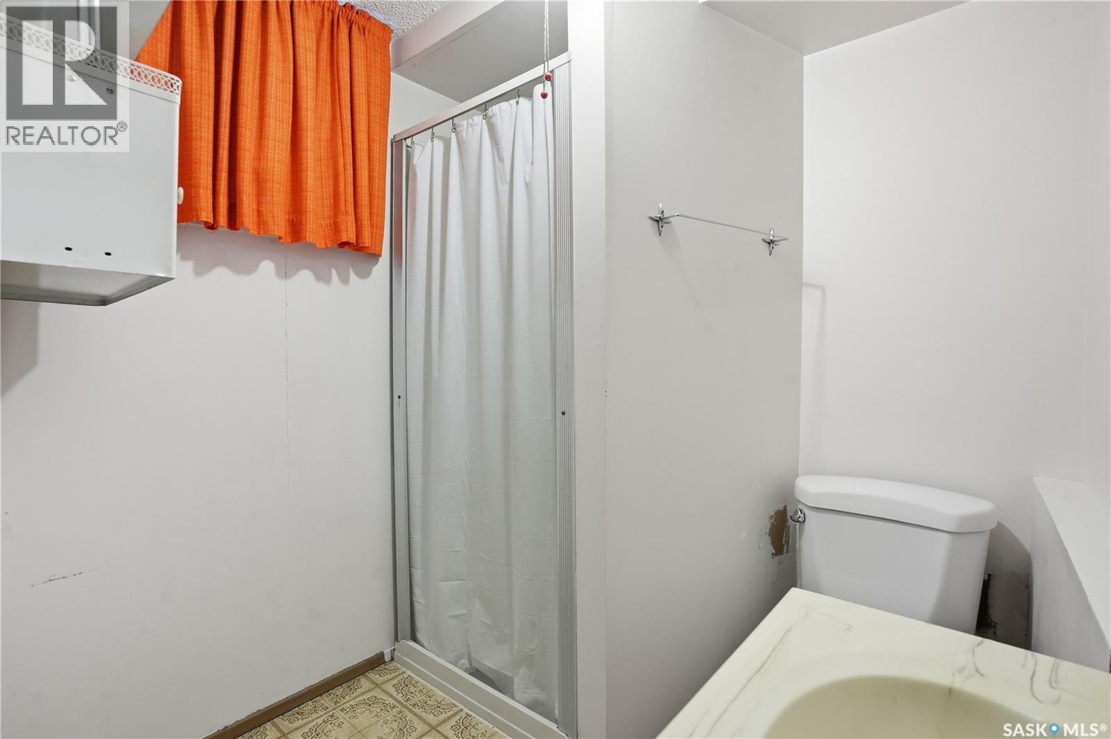 2269 Reynolds Street, Regina, SK - Indoor Photo Showing Bathroom