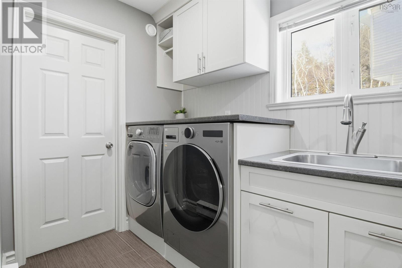 3 Lowe Court, Bedford, NS - Indoor Photo Showing Laundry Room