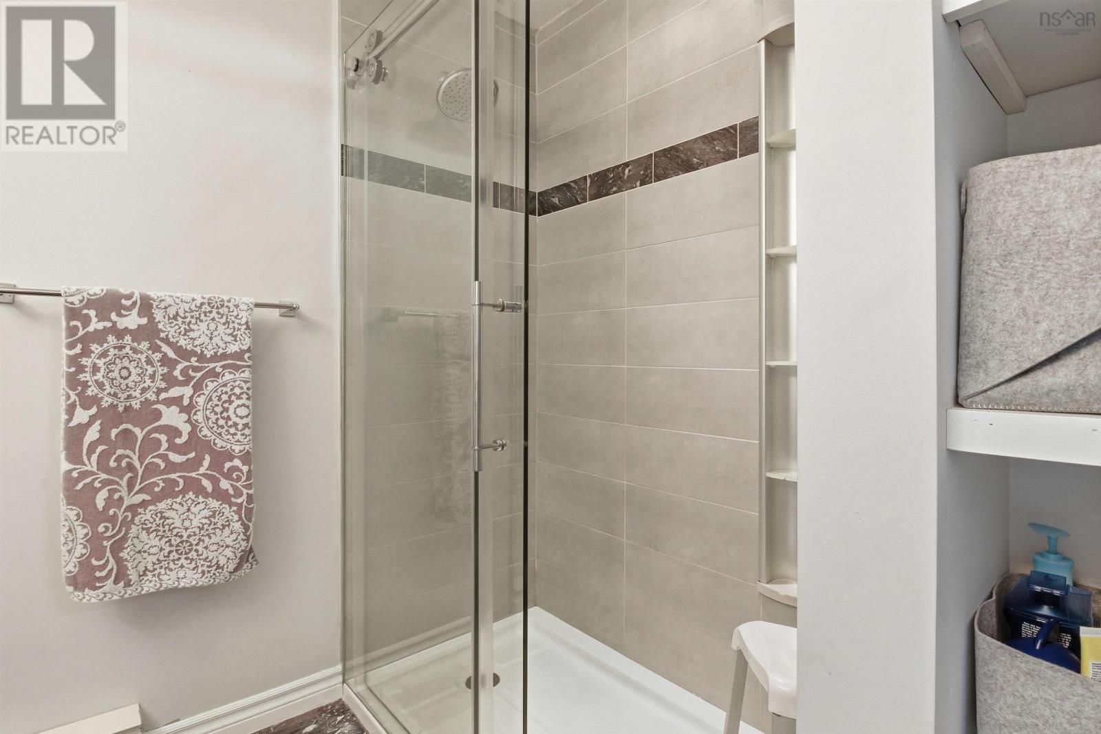 3 Lowe Court, Bedford, NS - Indoor Photo Showing Bathroom