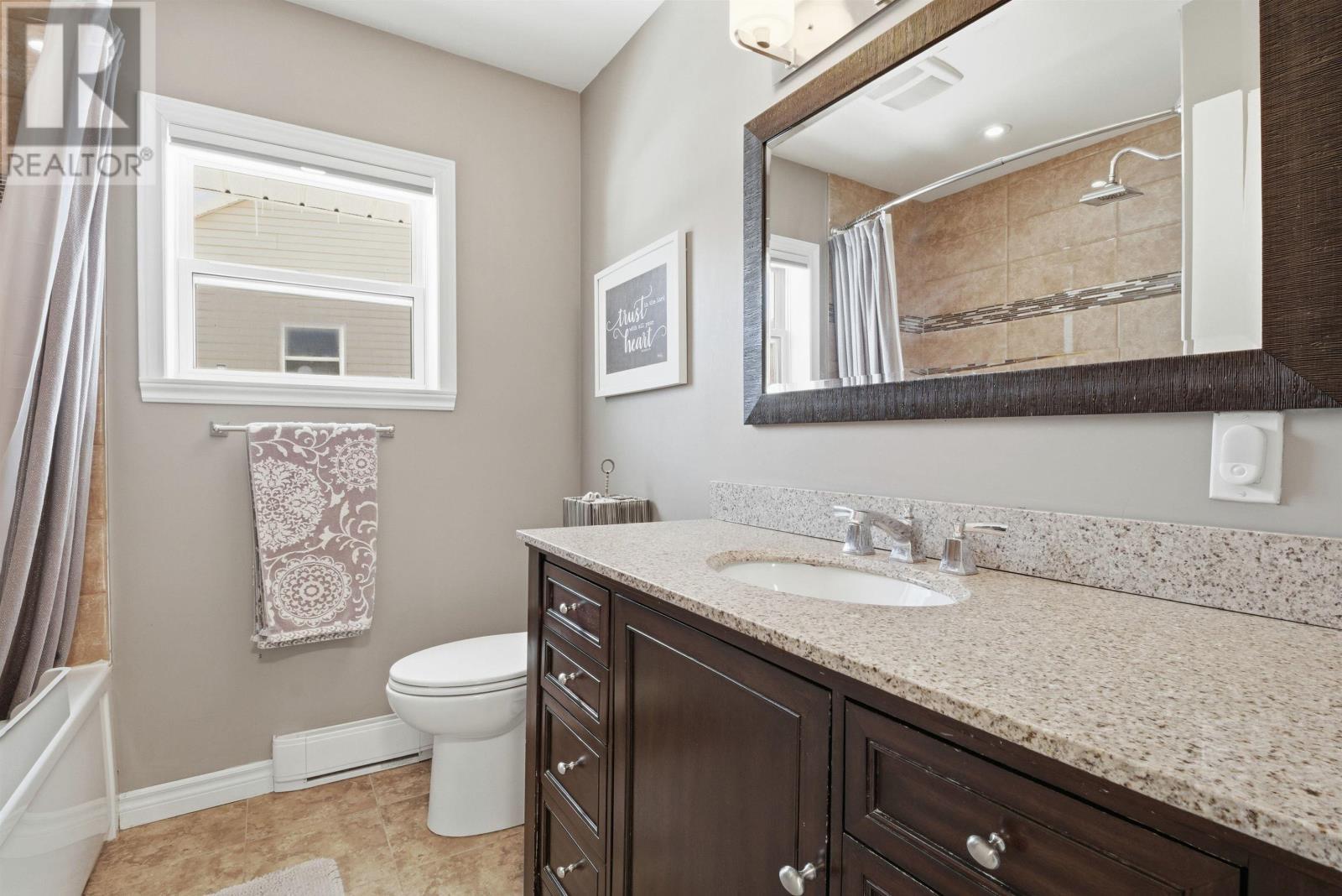 3 Lowe Court, Bedford, NS - Indoor Photo Showing Bathroom