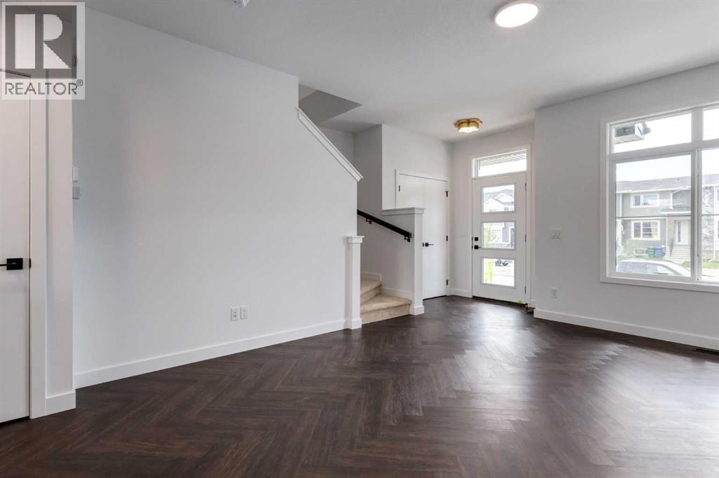 281 Cobblestone Gate, Airdrie, AB - Indoor Photo Showing Other Room