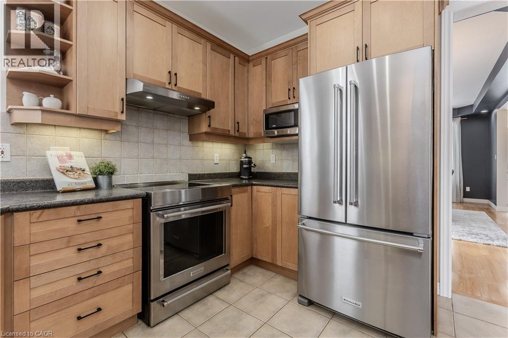 2055 Mountain Grove Avenue, Burlington, ON - Indoor Photo Showing Kitchen With Stainless Steel Kitchen