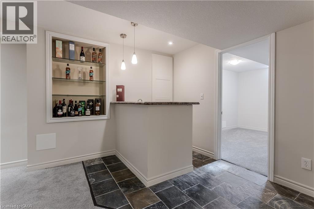 2055 Mountain Grove Avenue, Burlington, ON - Indoor Photo Showing Other Room