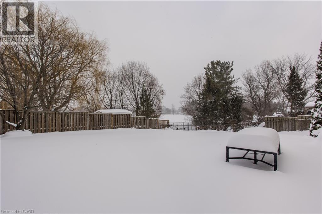 2055 Mountain Grove Avenue, Burlington, ON - Outdoor