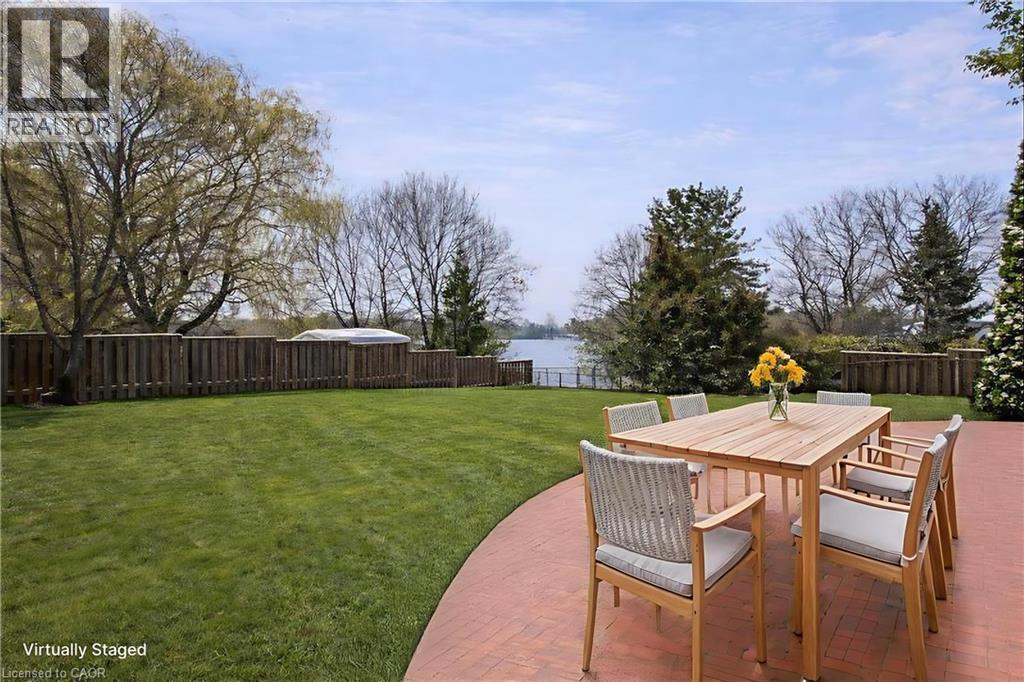 2055 Mountain Grove Avenue, Burlington, ON - Outdoor