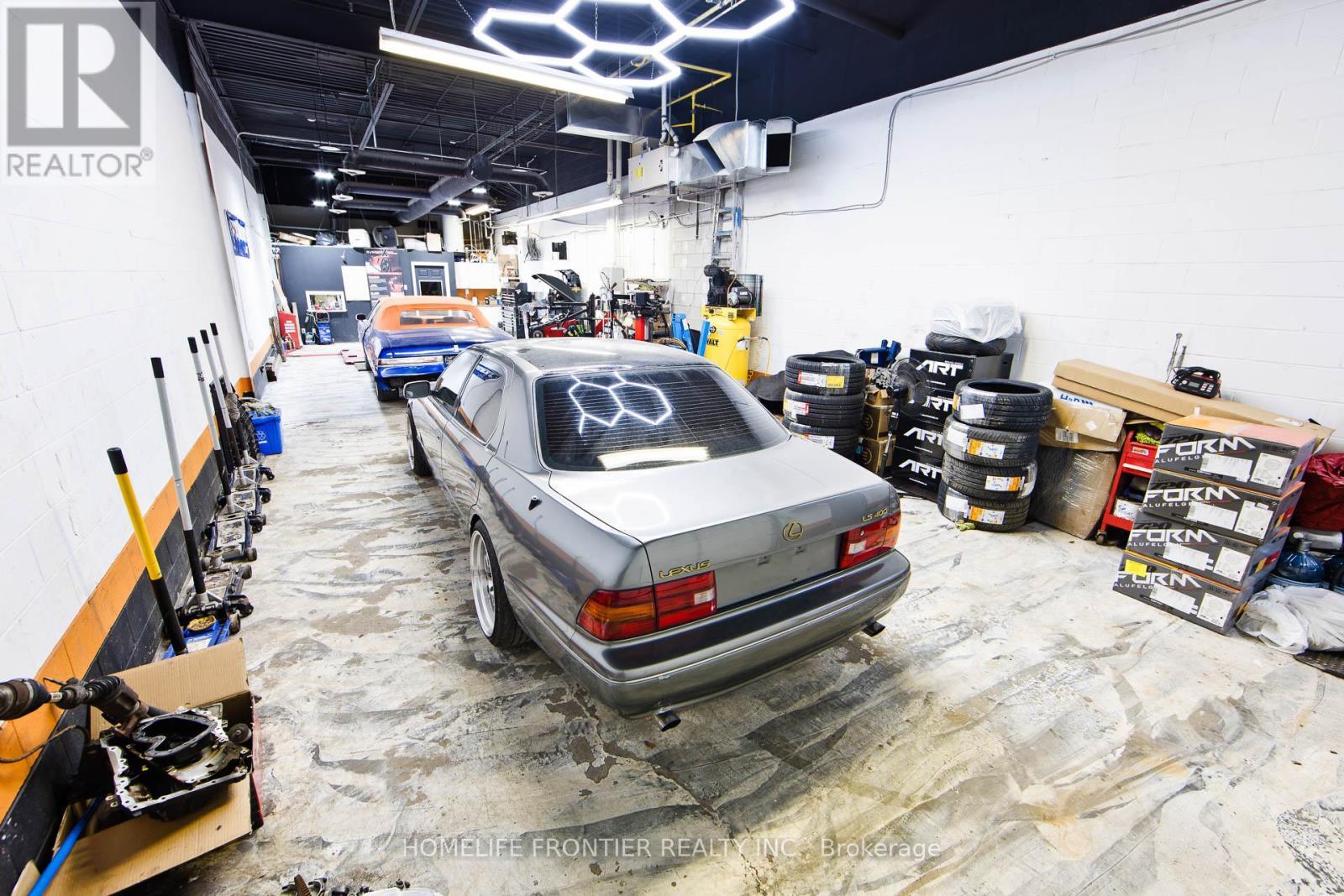 1077 Britannia Road E, Mississauga, ON