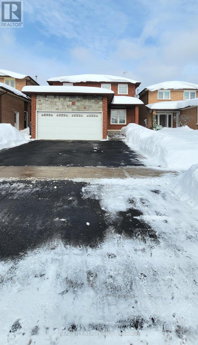 229 Kingsbridge Garden Circle, Mississauga, ON - Outdoor With Facade