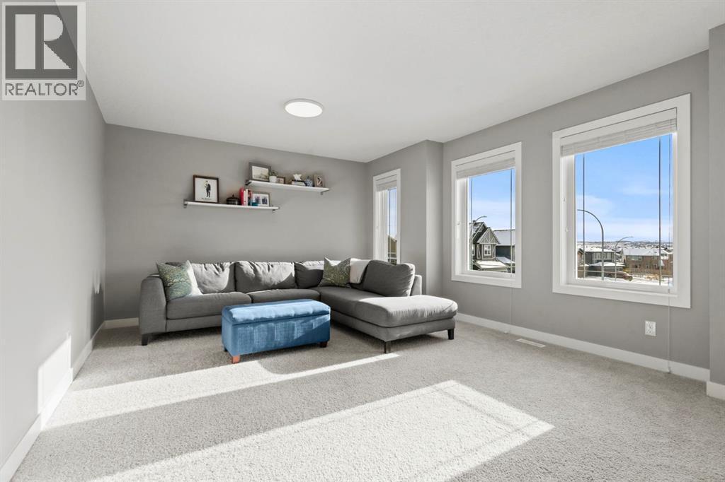 85 Mount Rae Heights, Okotoks, AB - Indoor Photo Showing Living Room