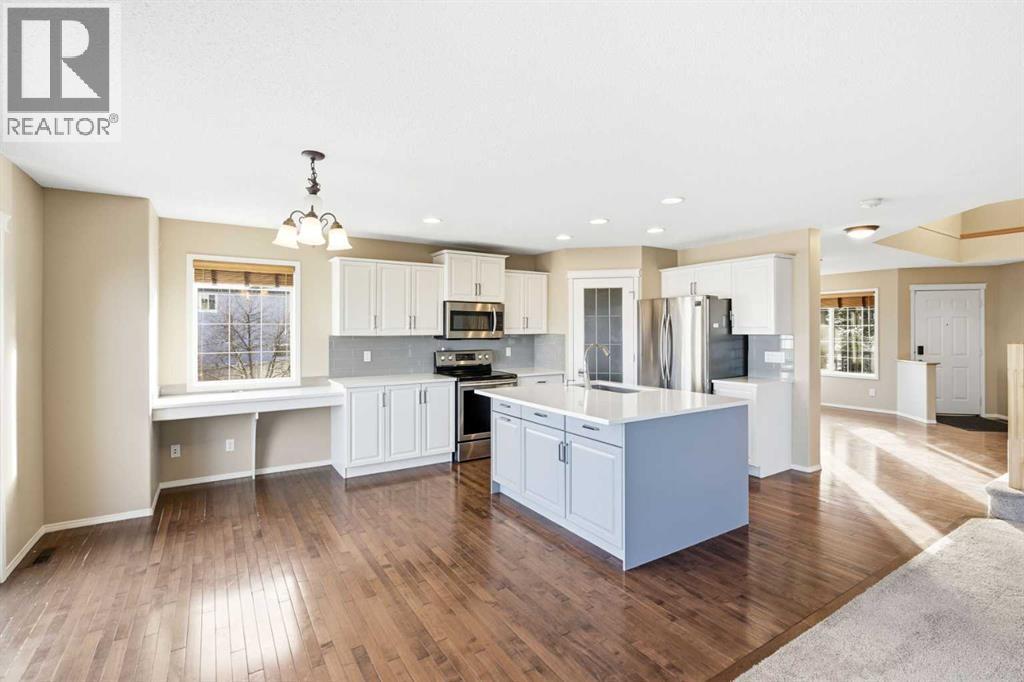 202 Panamount Court Nw, Calgary, AB - Indoor Photo Showing Kitchen
