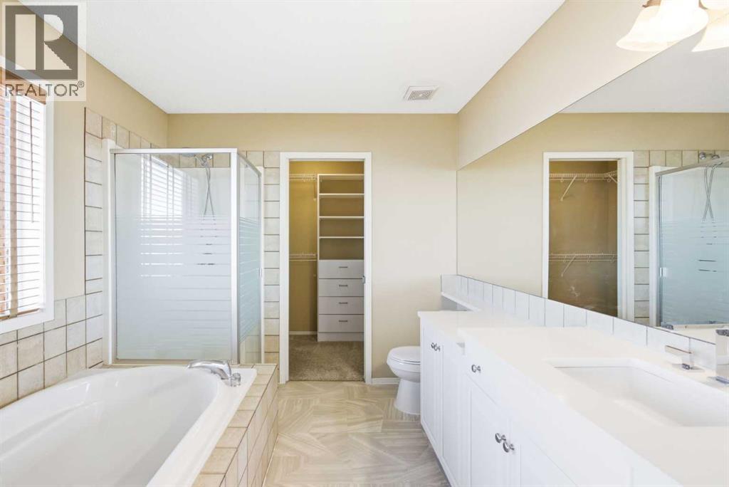 202 Panamount Court Nw, Calgary, AB - Indoor Photo Showing Bathroom