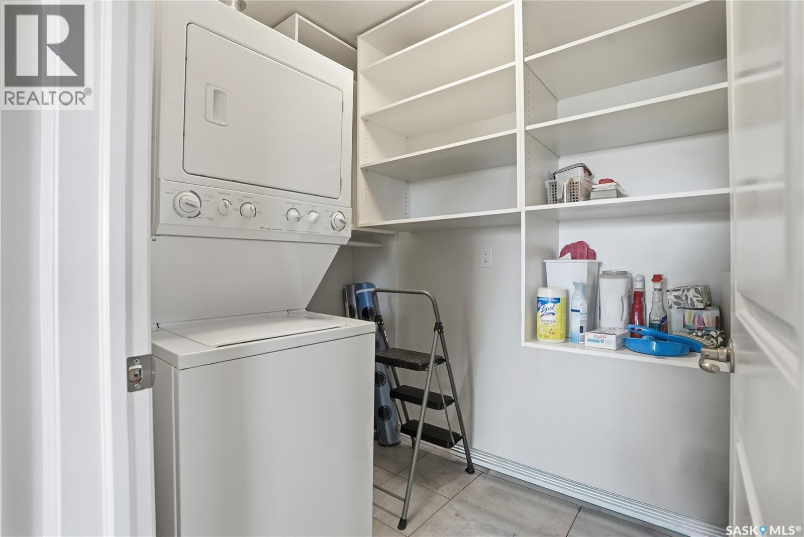 1308 902 Spadina Crescent E, Saskatoon, SK - Indoor Photo Showing Laundry Room