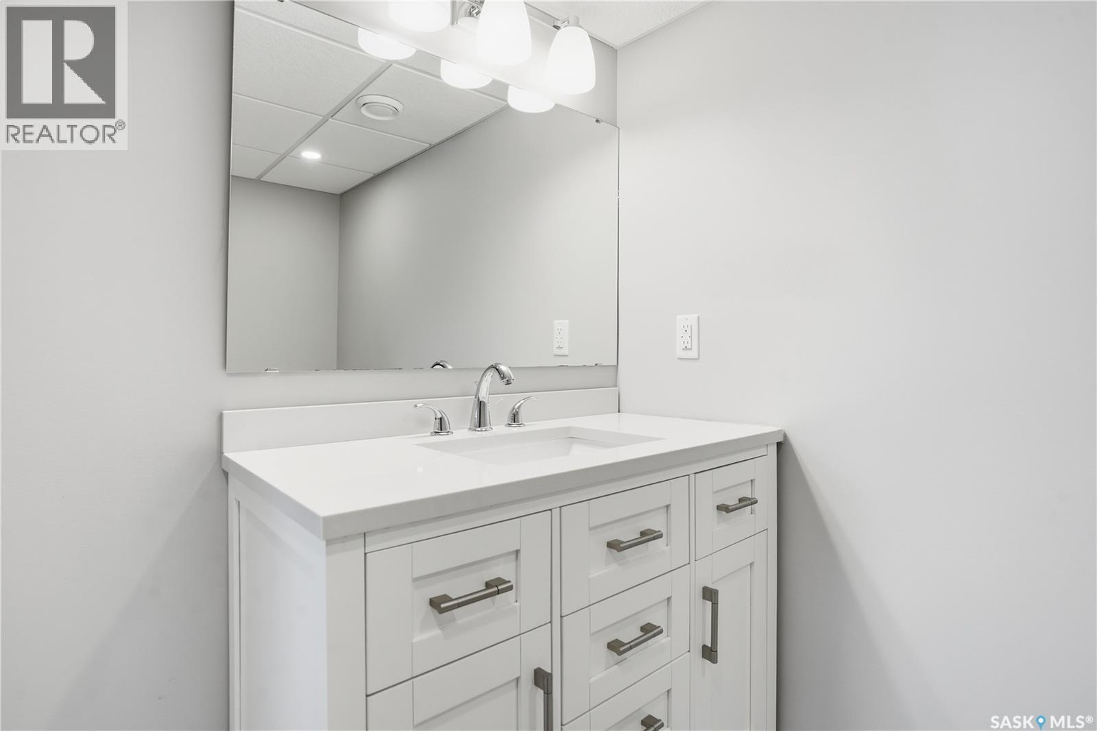 5326 Tutor Way, Regina, SK - Indoor Photo Showing Bathroom