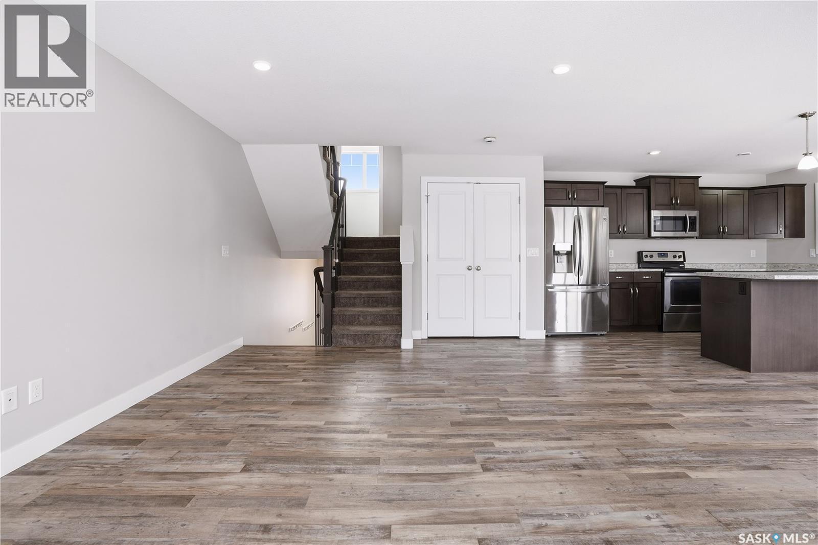 5326 Tutor Way, Regina, SK - Indoor Photo Showing Kitchen