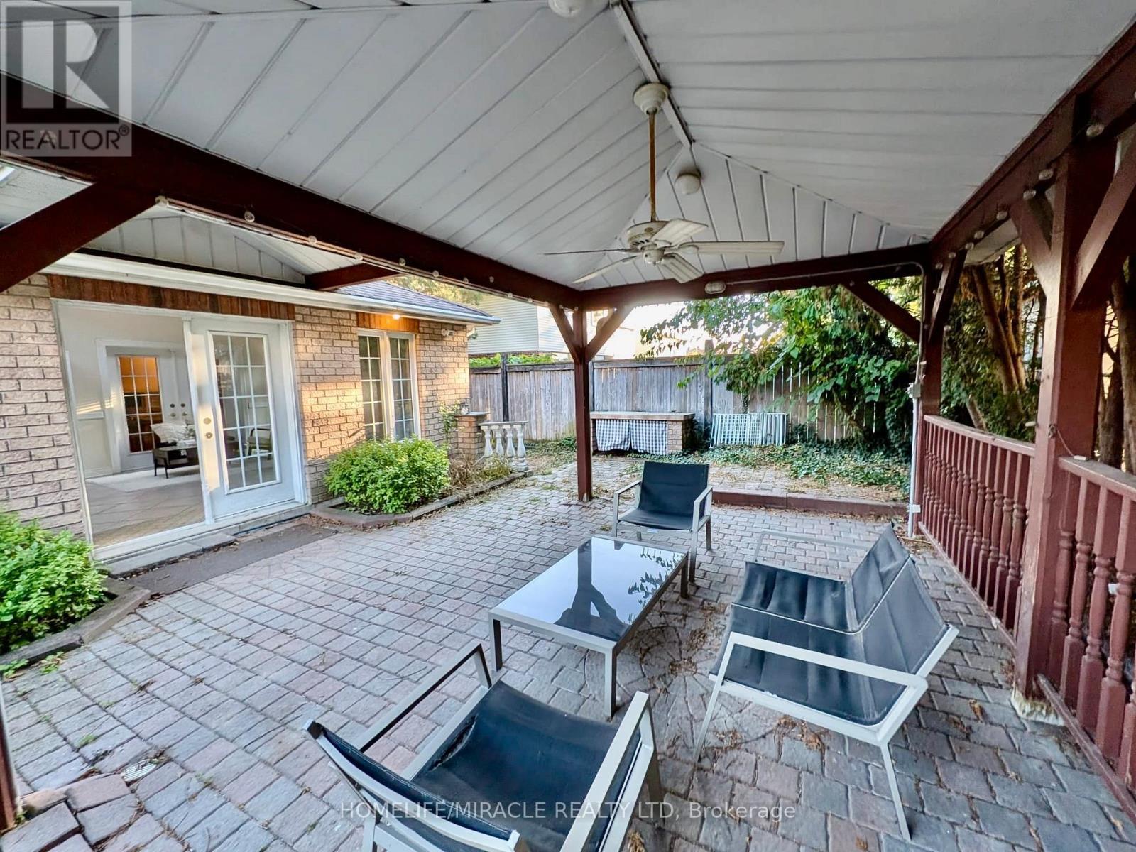 515 Louis Drive, Mississauga, ON - Outdoor With Deck Patio Veranda With Exterior