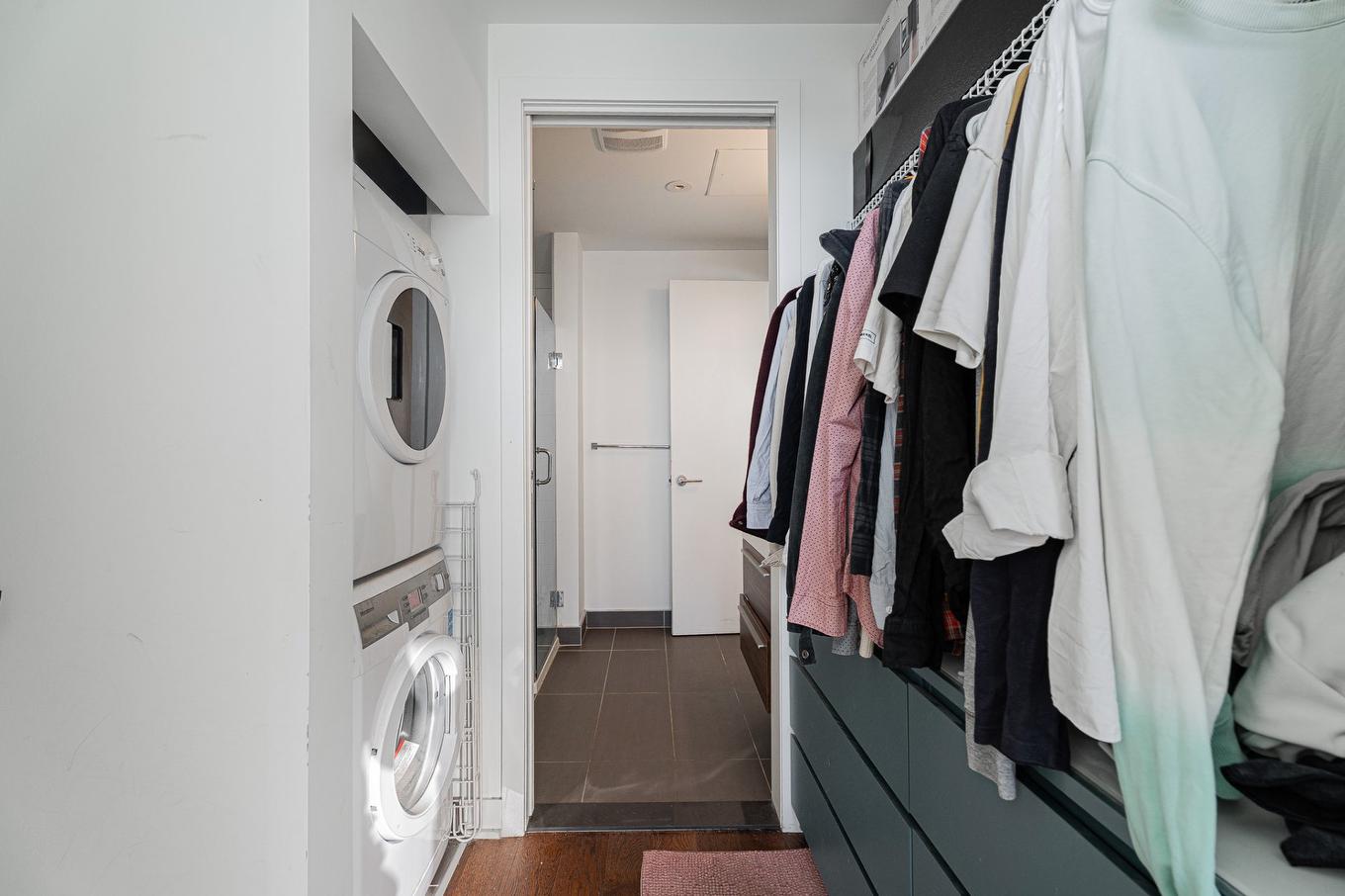 Penderie (Walk-in) - 2808-1155 Rue De La Montagne, Montréal (Ville-Marie), QC - Indoor Photo Showing Laundry Room