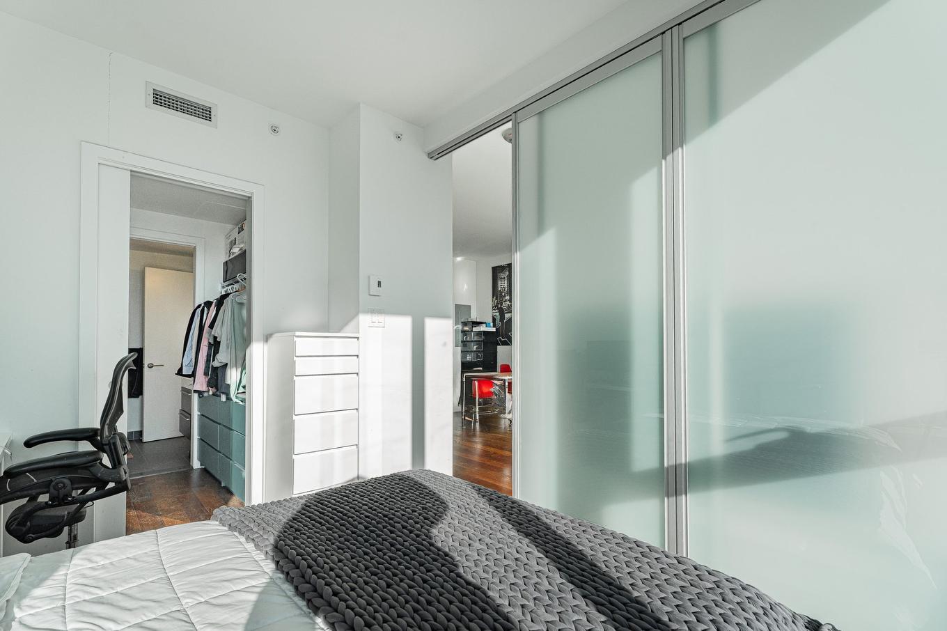 Chambre à coucher - 2808-1155 Rue De La Montagne, Montréal (Ville-Marie), QC - Indoor Photo Showing Bedroom